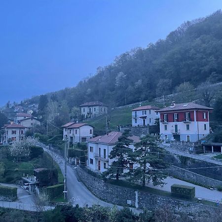 Laghi Di Como Appartamento Di Licinia E Mario Asso Exterior photo