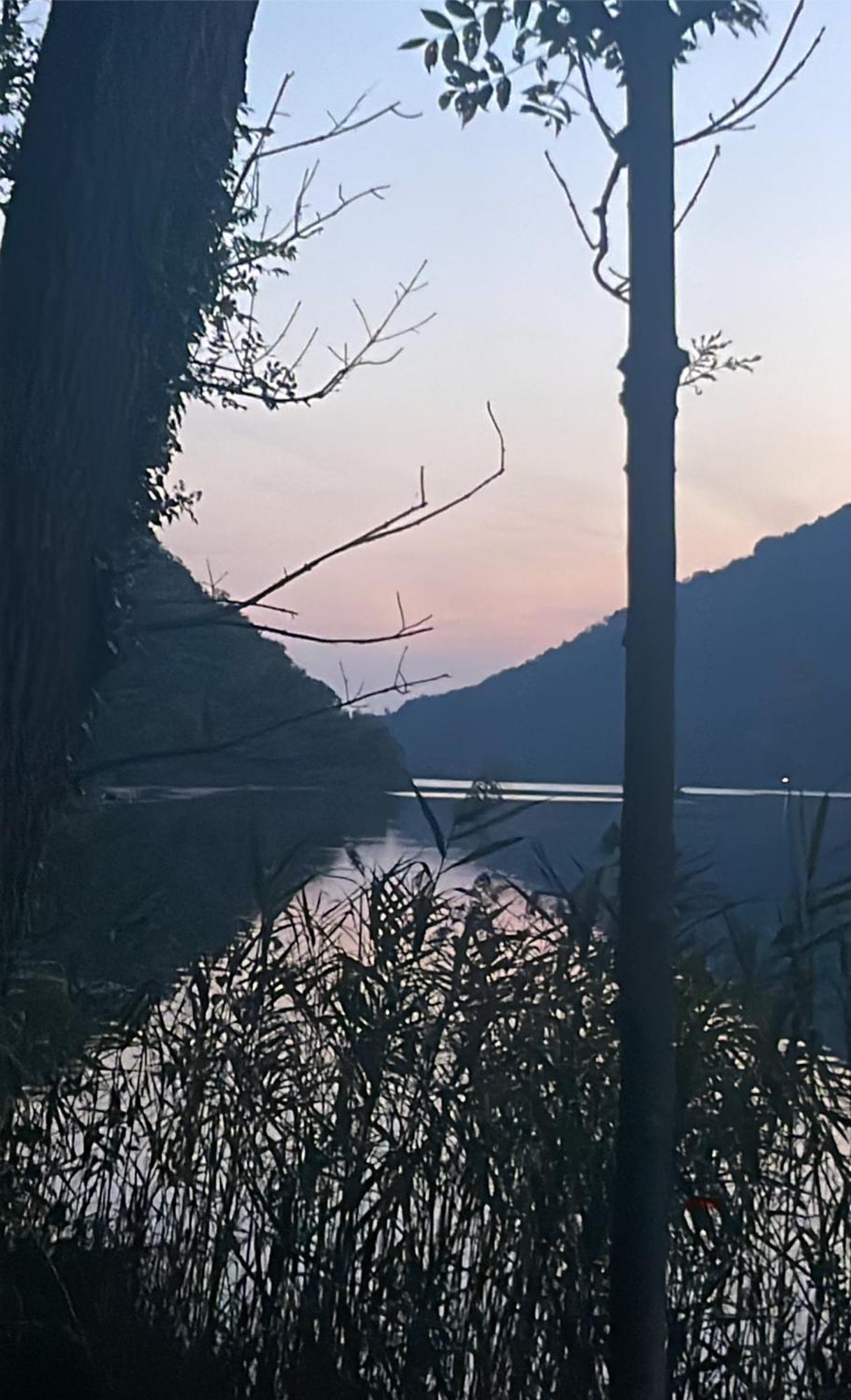 Laghi Di Como Appartamento Di Licinia E Mario Asso Exterior photo